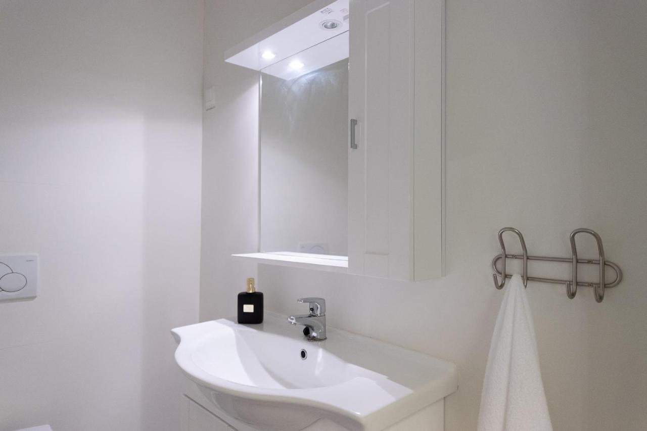 אנדנס Kristina Apartment & Alma House מראה חיצוני תמונה
